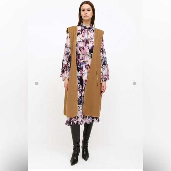 Burberry Tan Trench Coat - Picture 7 of 16